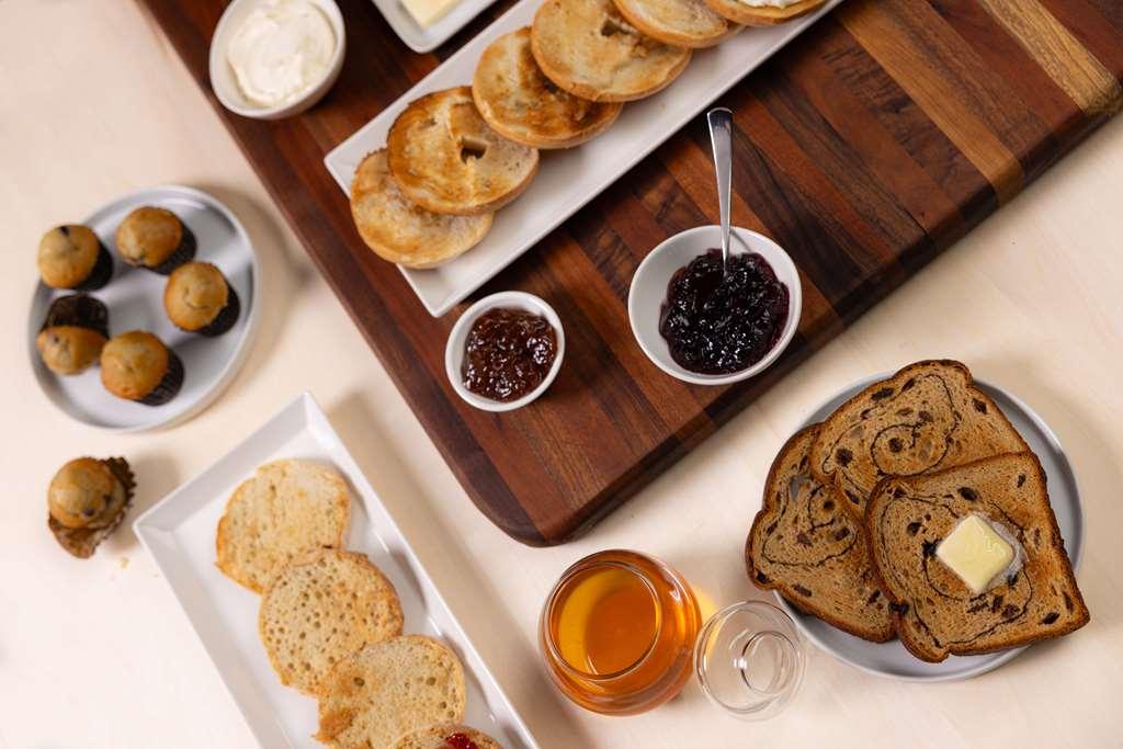 Drury Inn & Suites Charlotte Arrowood Restaurant bilde