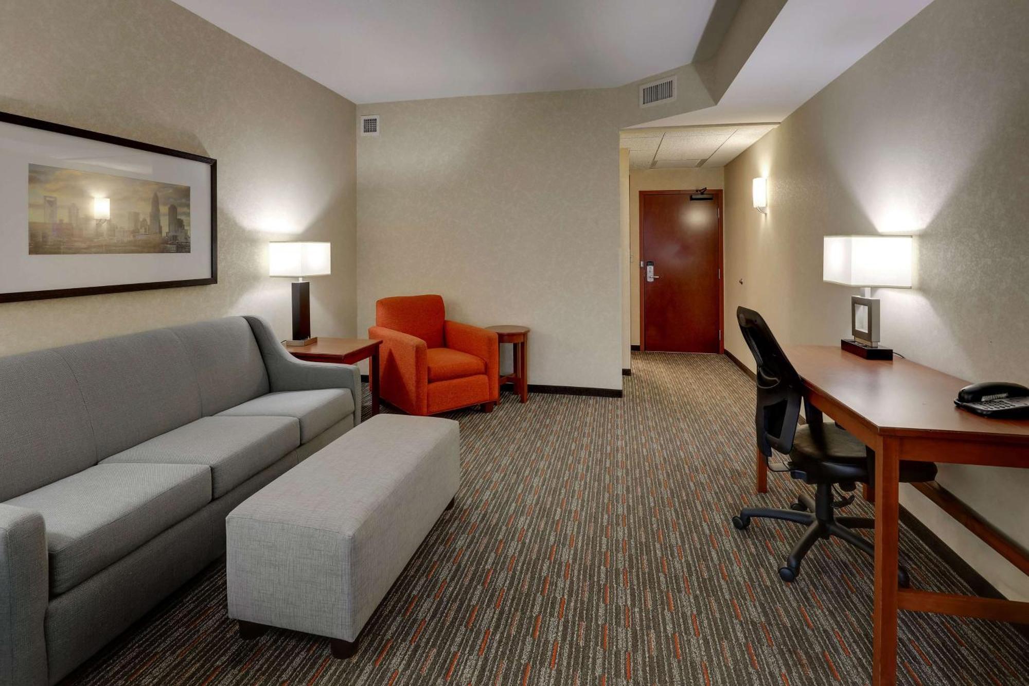 Drury Inn & Suites Charlotte Arrowood Eksteriør bilde